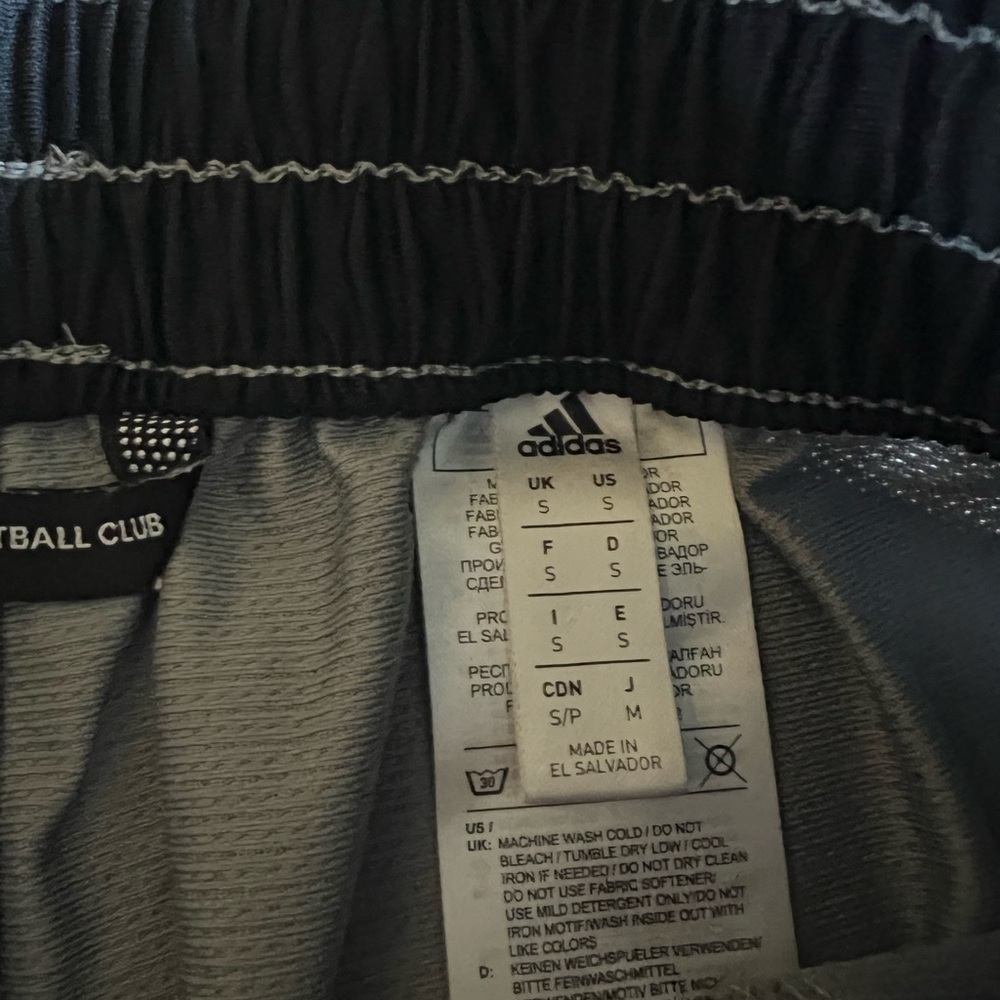 Adidas Basketball Club Men’s Grey/Black Athletic Performance Shorts Size Small - Picture 6 of 6